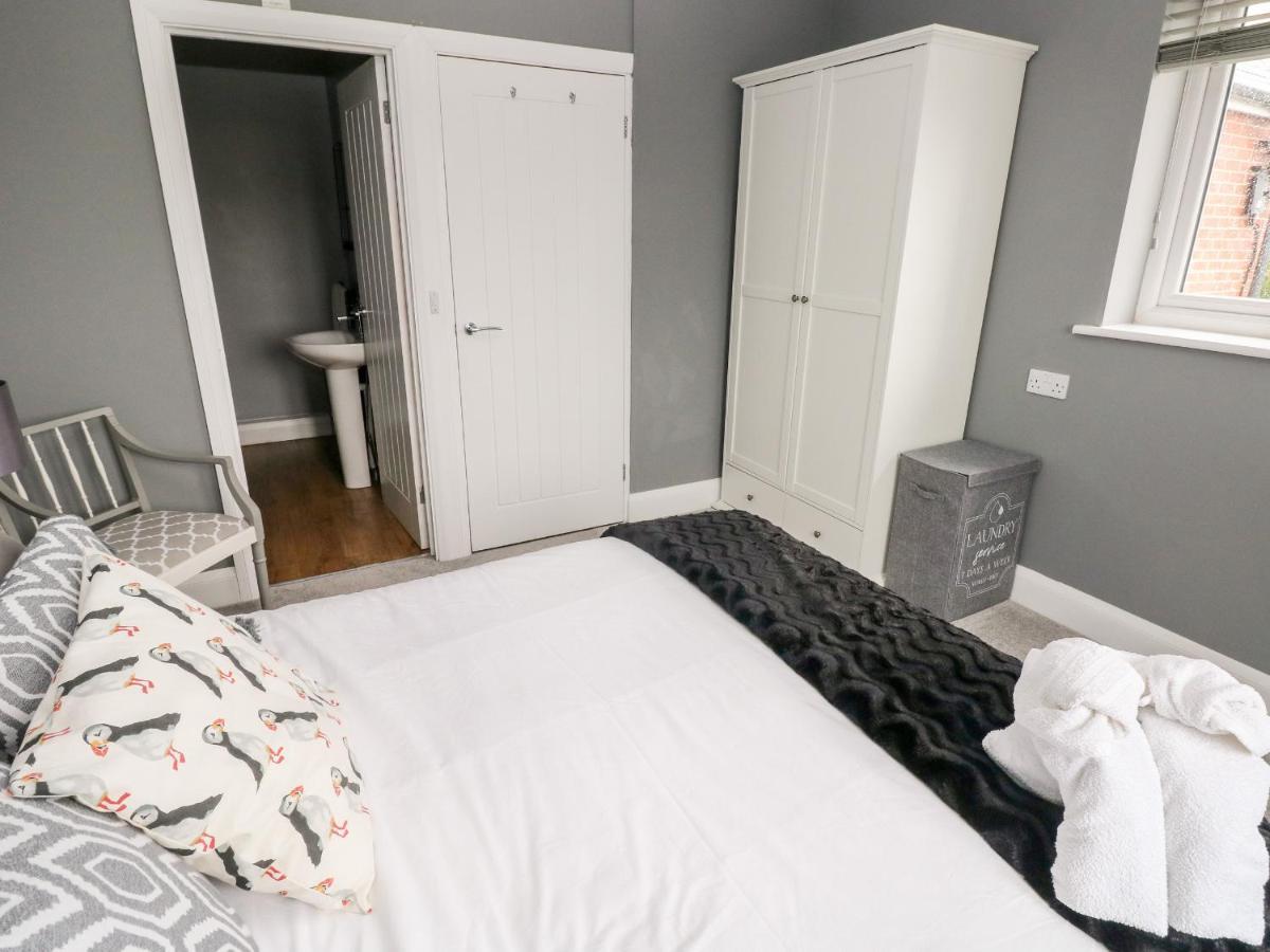 9 Pilgrims Way Villa Roch Dış mekan fotoğraf